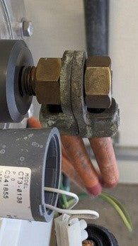 Corroded lug before treatment